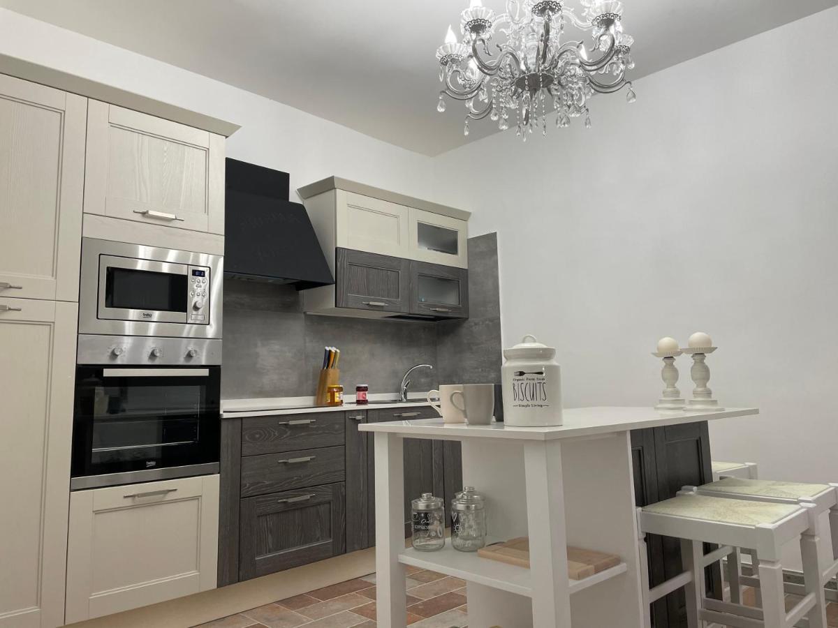 Luxury Villa Arianna Tarano Bagian luar foto