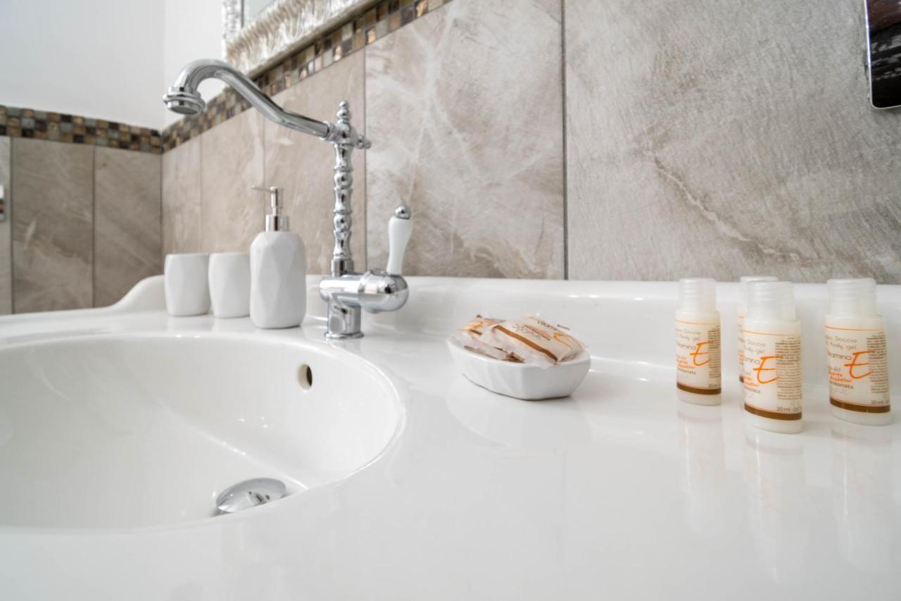 Luxury Villa Arianna Tarano Bagian luar foto