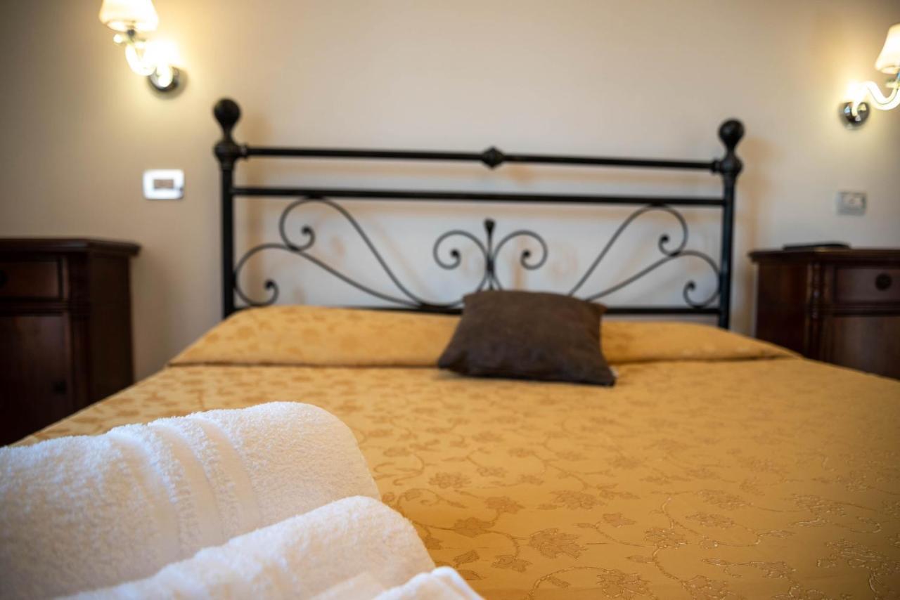 Luxury Villa Arianna Tarano Bagian luar foto