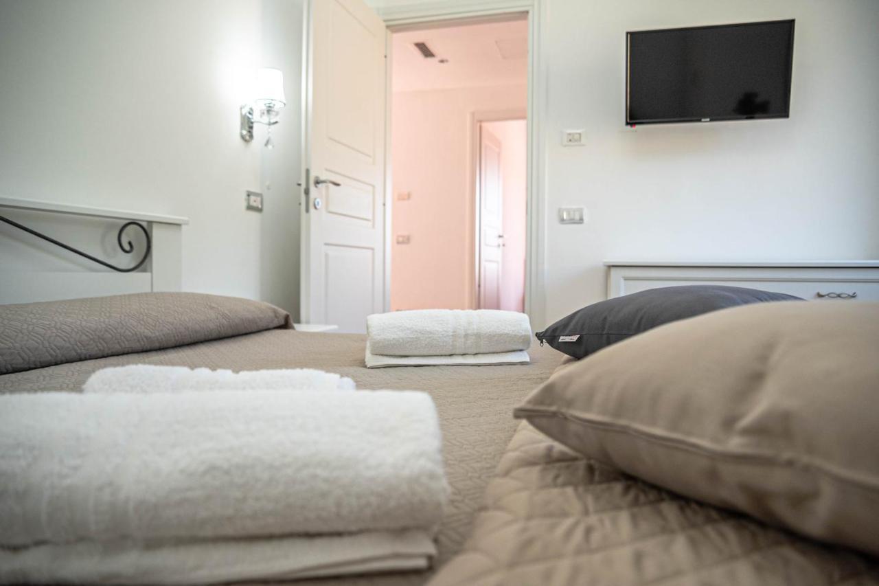 Luxury Villa Arianna Tarano Bagian luar foto