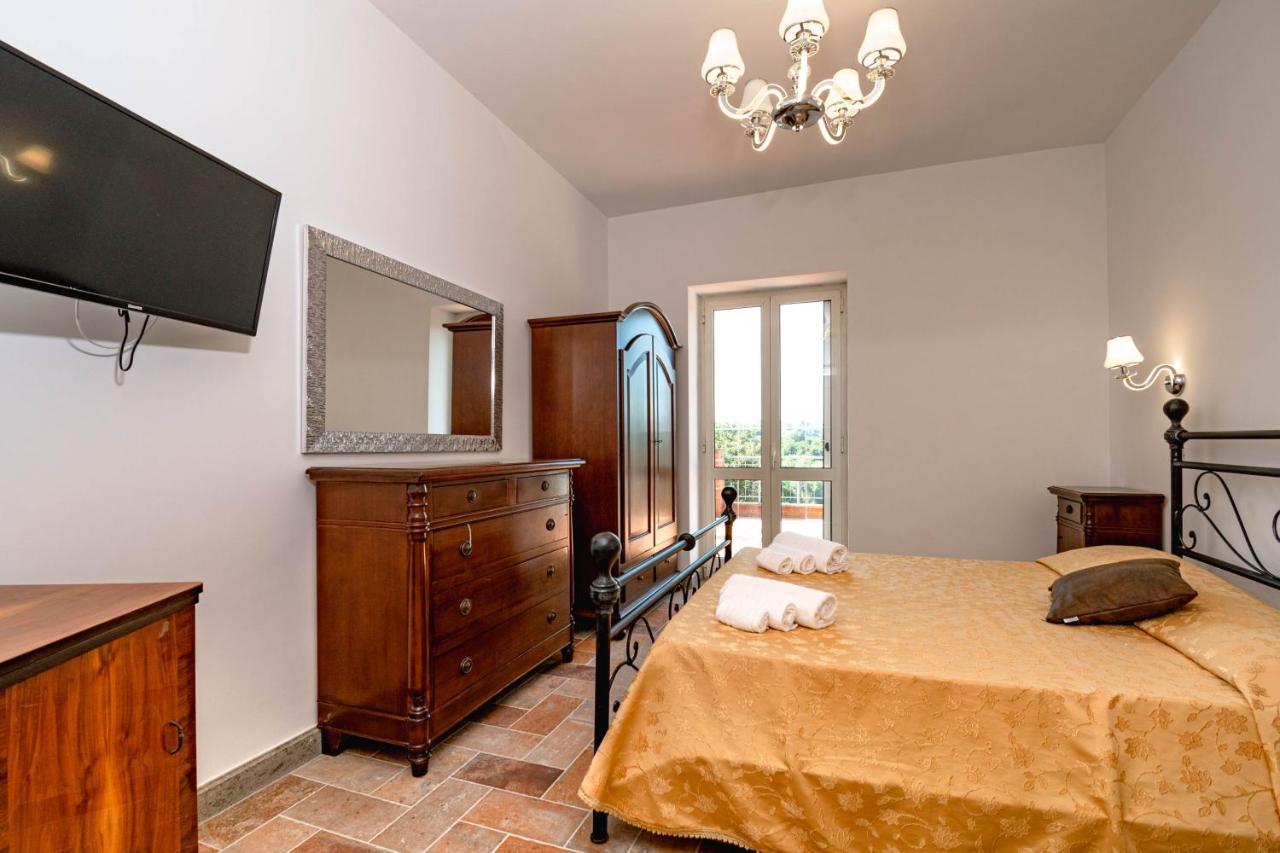 Luxury Villa Arianna Tarano Bagian luar foto