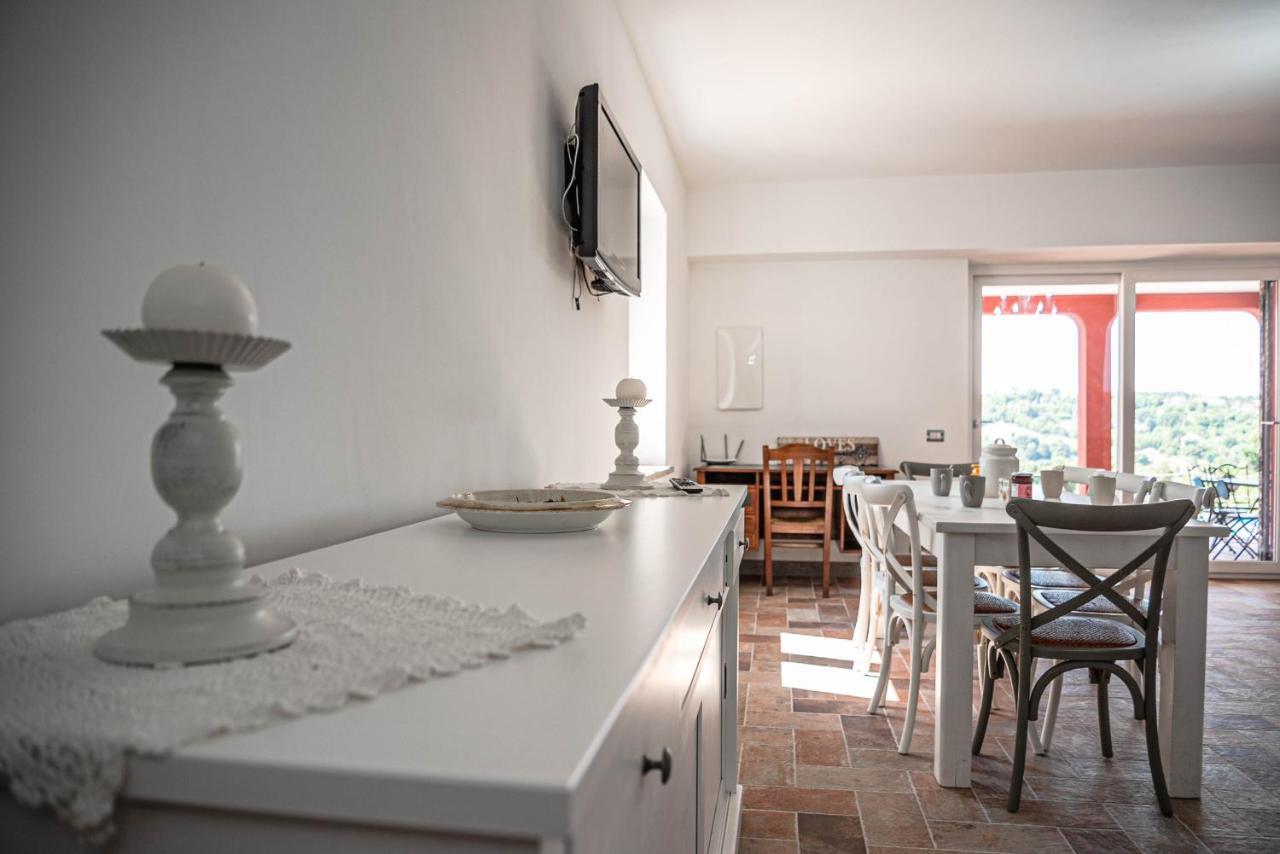 Luxury Villa Arianna Tarano Bagian luar foto