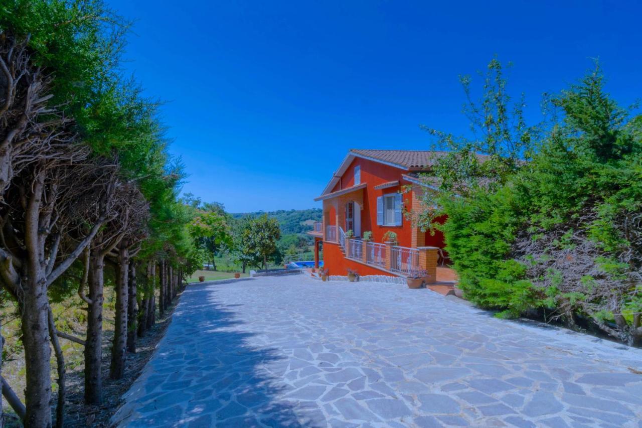 Luxury Villa Arianna Tarano Bagian luar foto